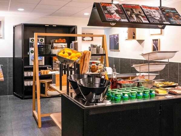 Daily continental breakfast (EUR 6 per person) - ibis Styles Nancy Centre Gare (Nancy)