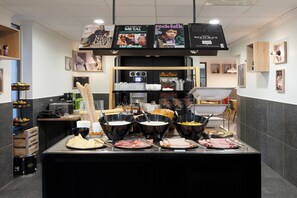 Esmorzar diari continental (6 EUR per persona) 