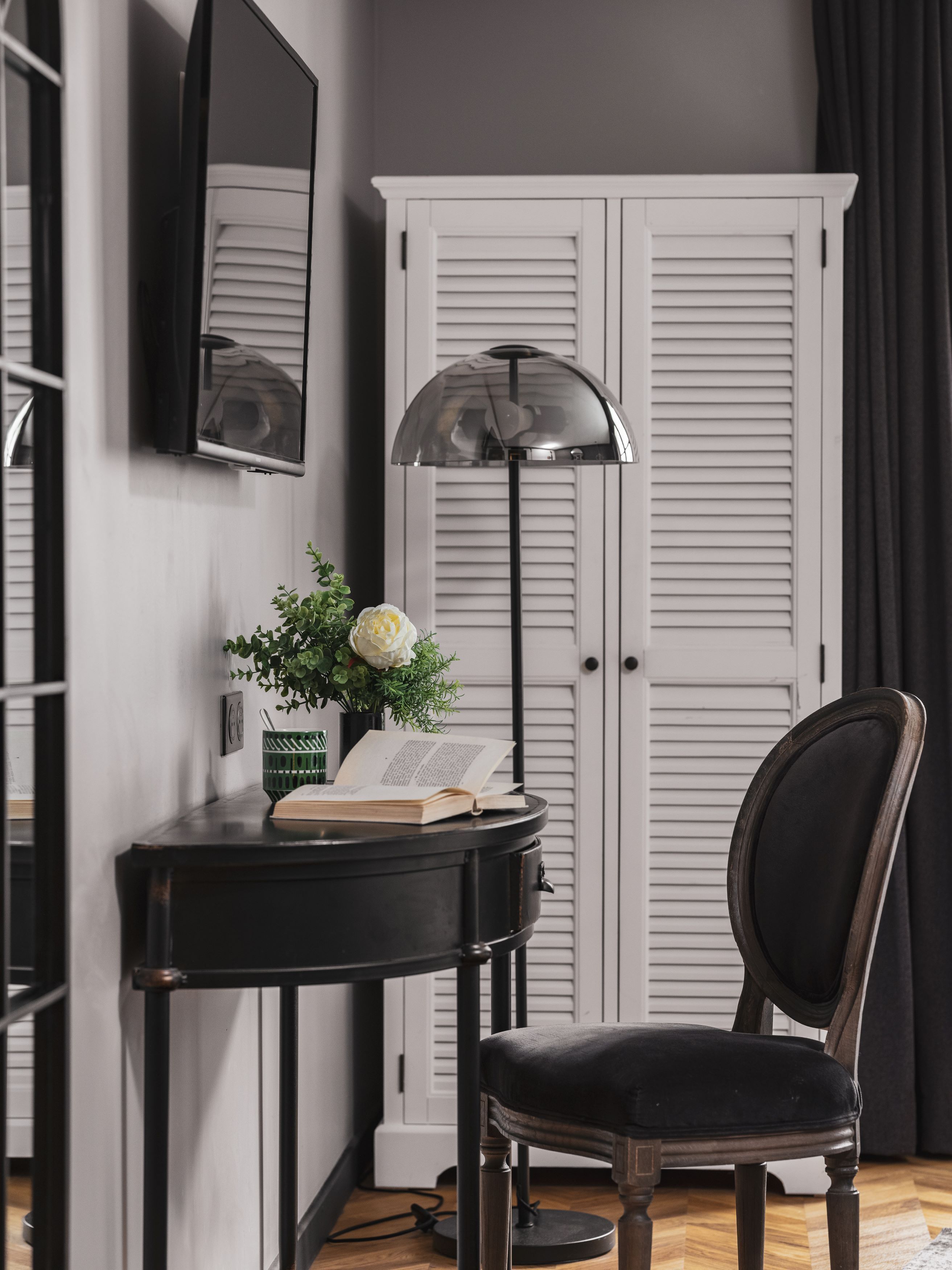 deluxe room | 1 bedroom, premium bedding, tempur-pedic beds, in-room safe