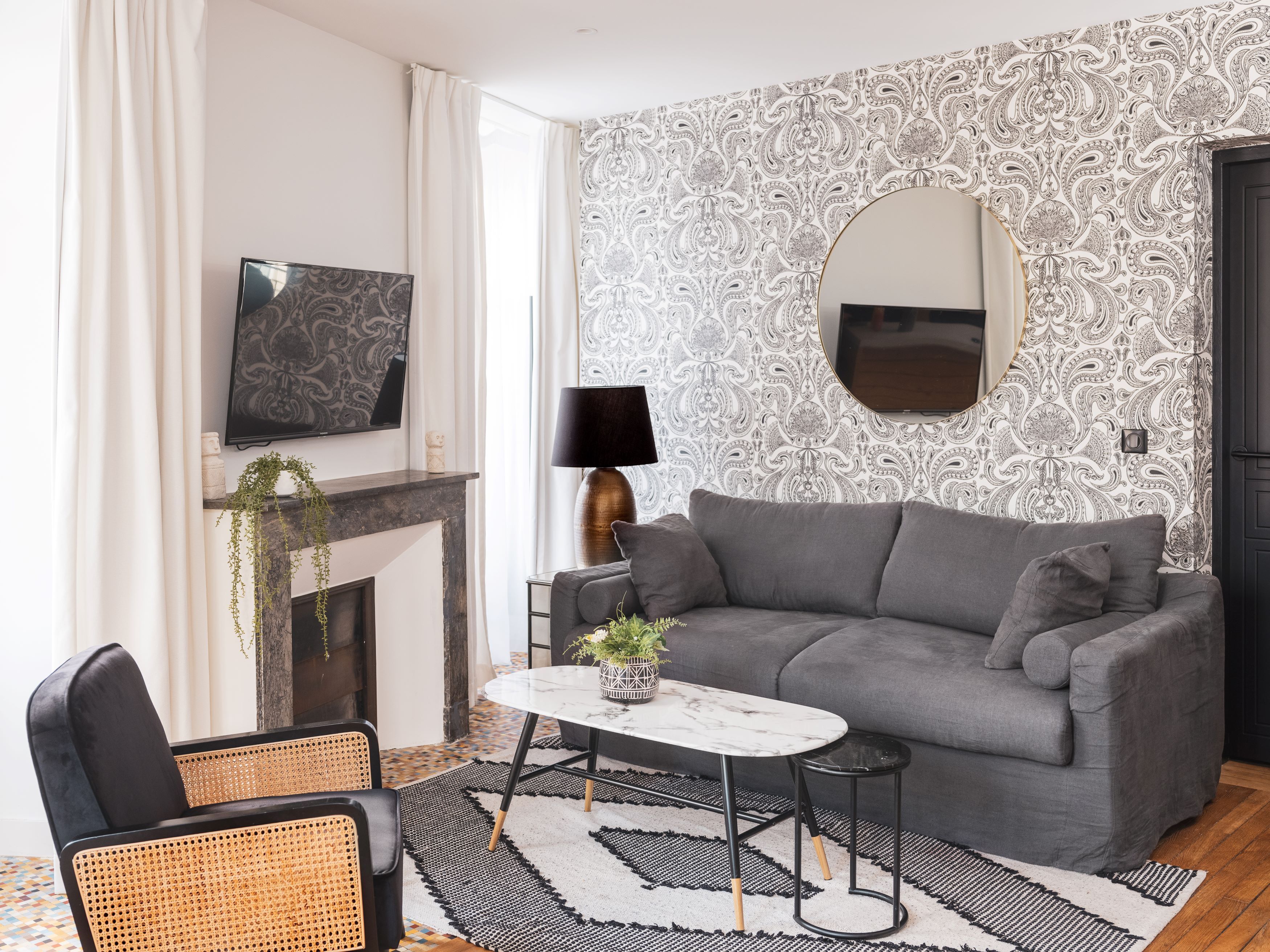 Nairobi - 2 bedrooms Apartment near Place Royale, no elevator - 700 sqm | Living area | 43-inch flat-screen TV with satellite channels, TV