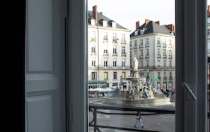 Apartment, 1 Bedroom (Amsterdam - Place Royale - 51m²) | Premium bedding, Tempur-Pedic beds, in-room safe, blackout drapes