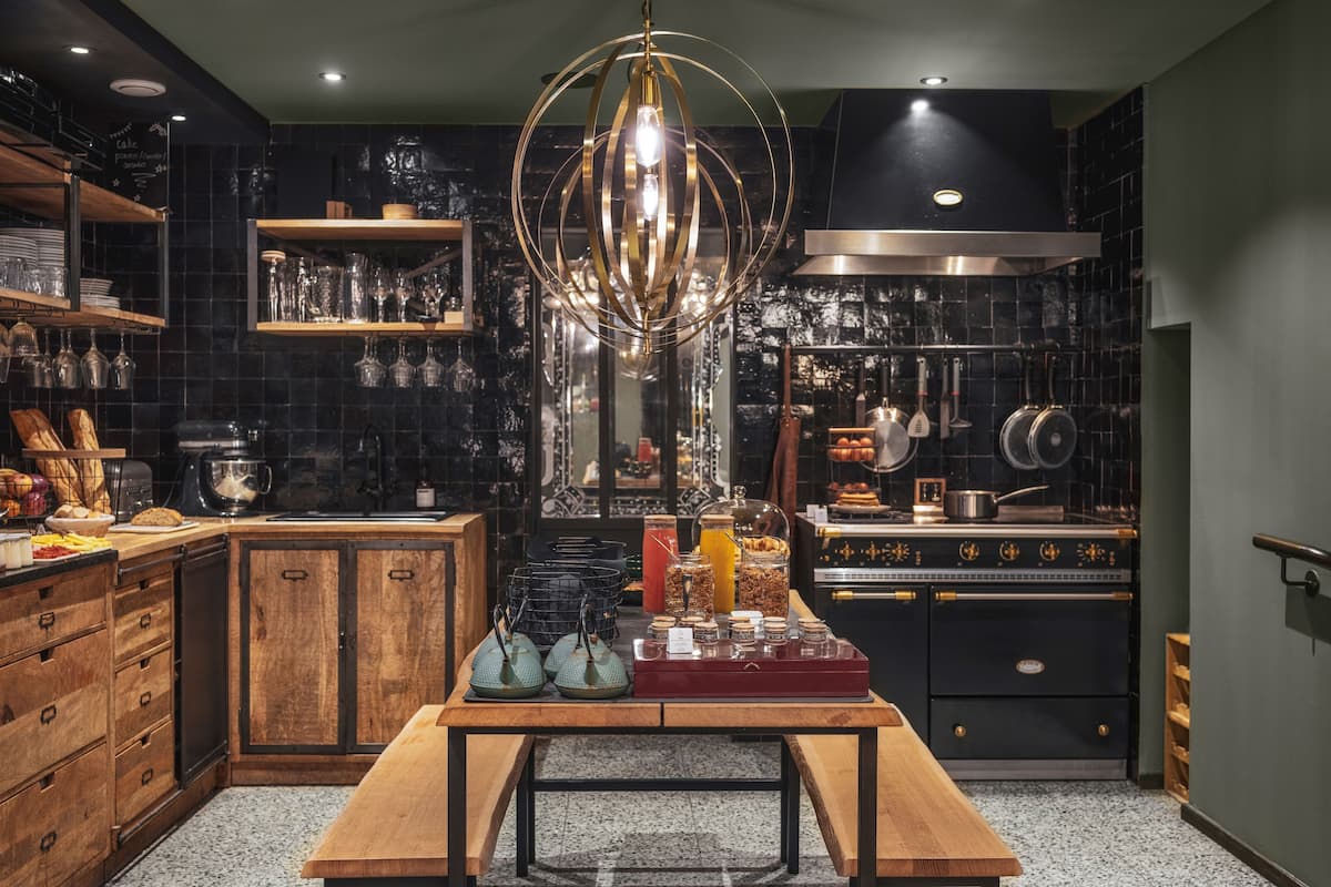 daily buffet breakfast (eur 20 per person)