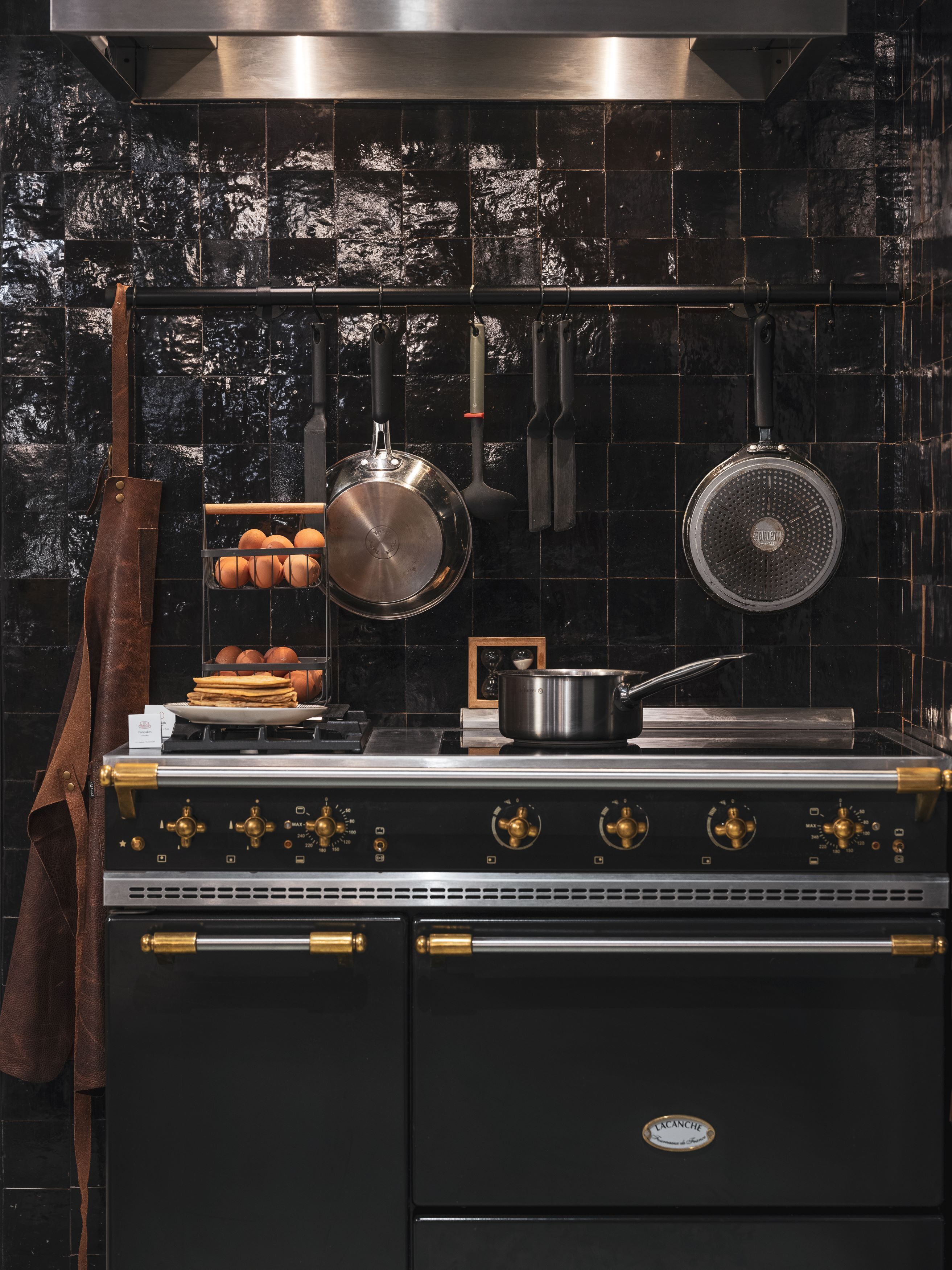 daily buffet breakfast (eur 20 per person)