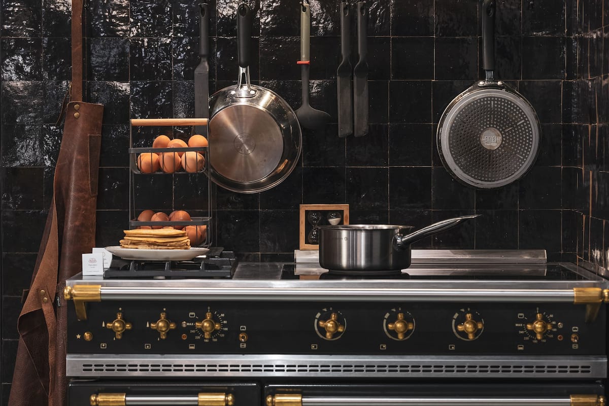 daily buffet breakfast (eur 20 per person)