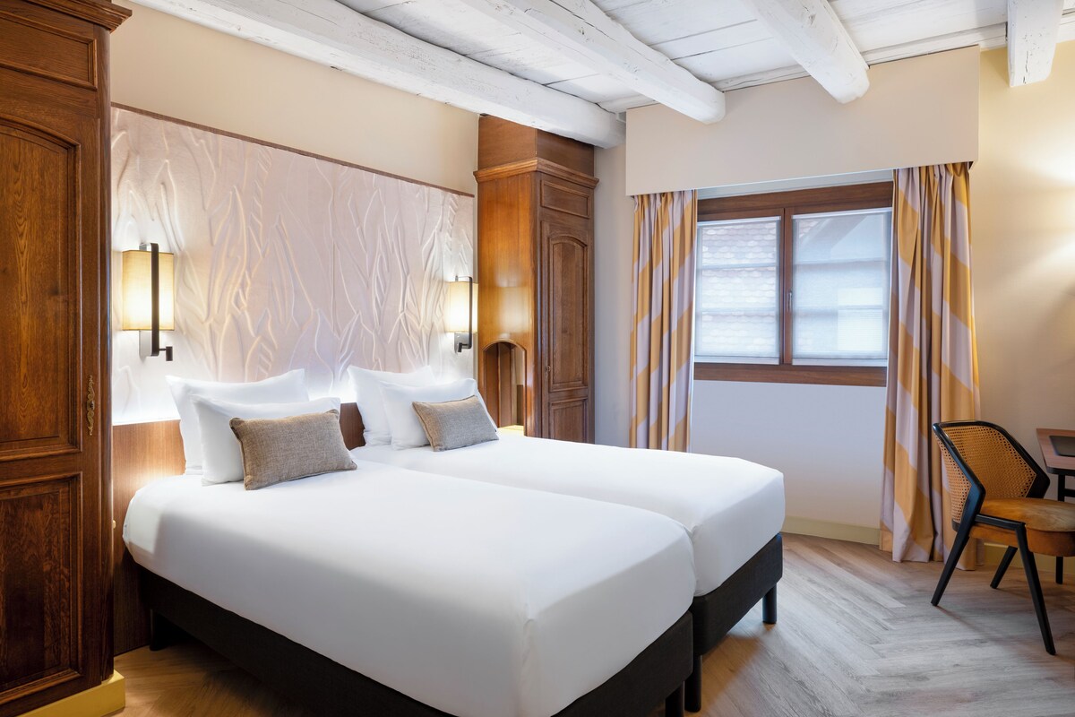 Superior Triple Room | In-room safe, desk, soundproofing, iron/ironing board (on request)