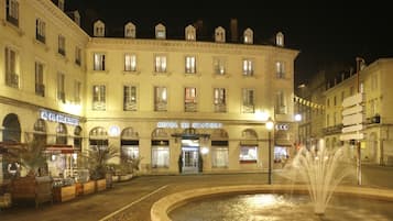 Façade de l’hébergement - soirée/nuit