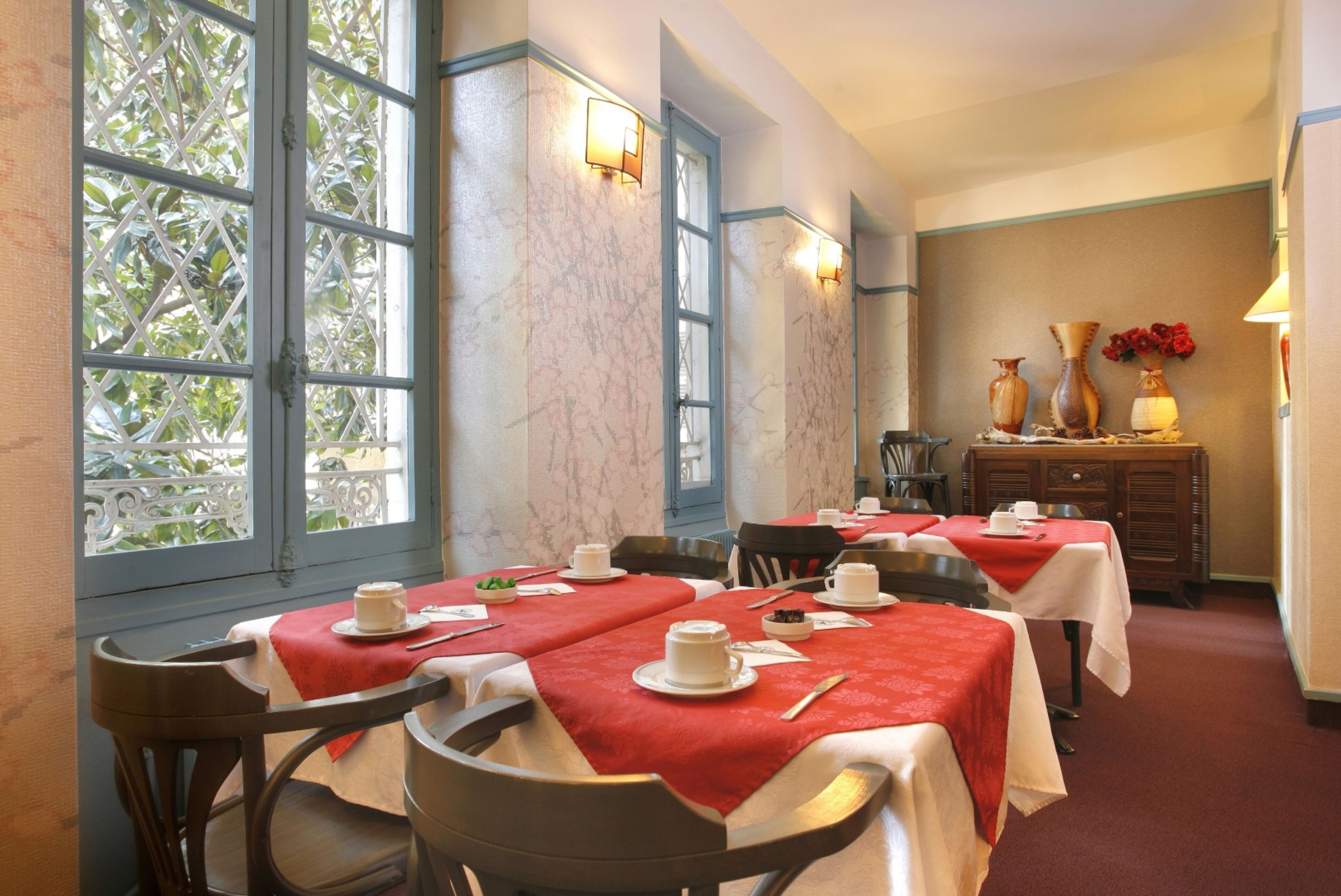 daily continental breakfast (eur 13 per person)