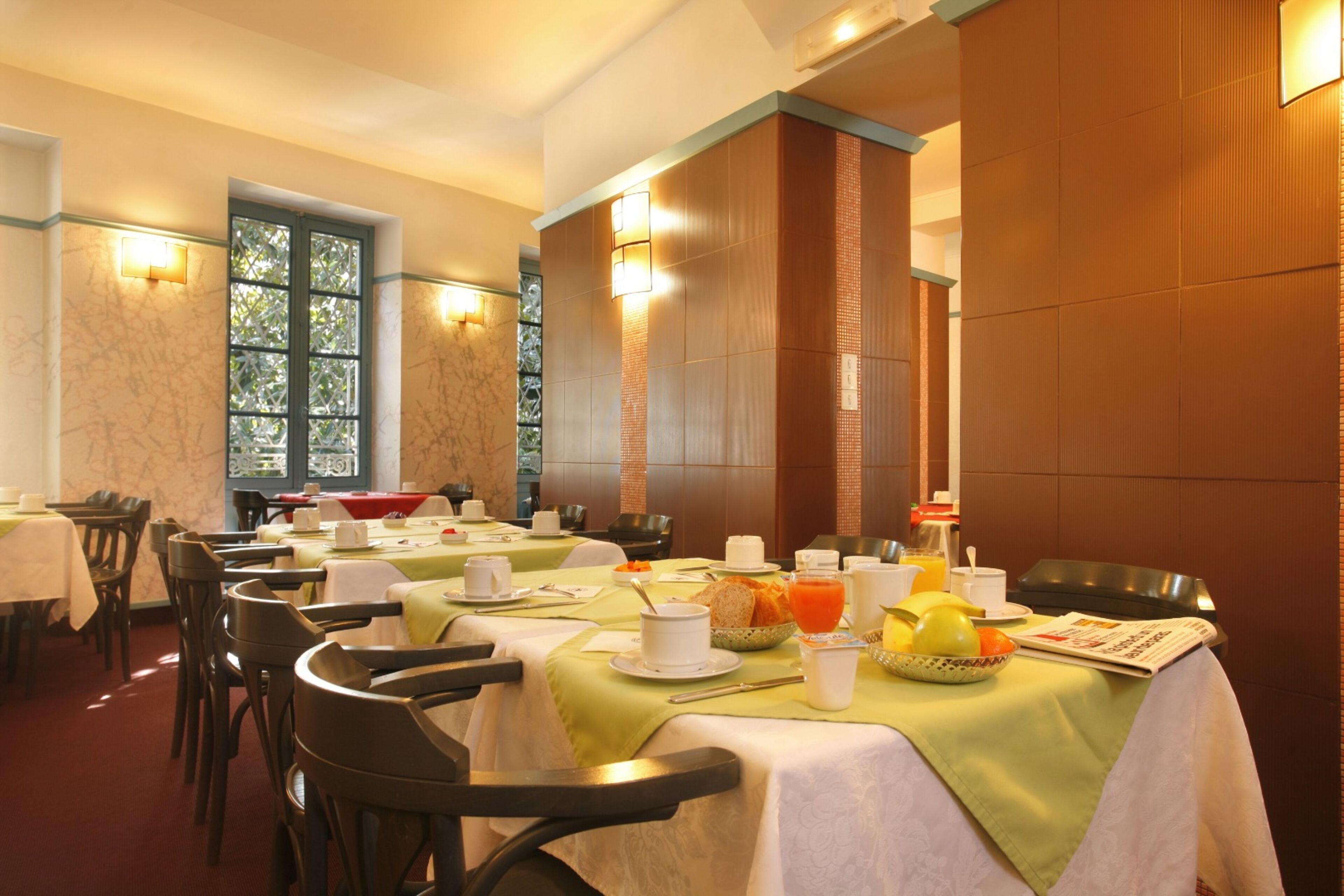 daily continental breakfast (eur 13 per person)