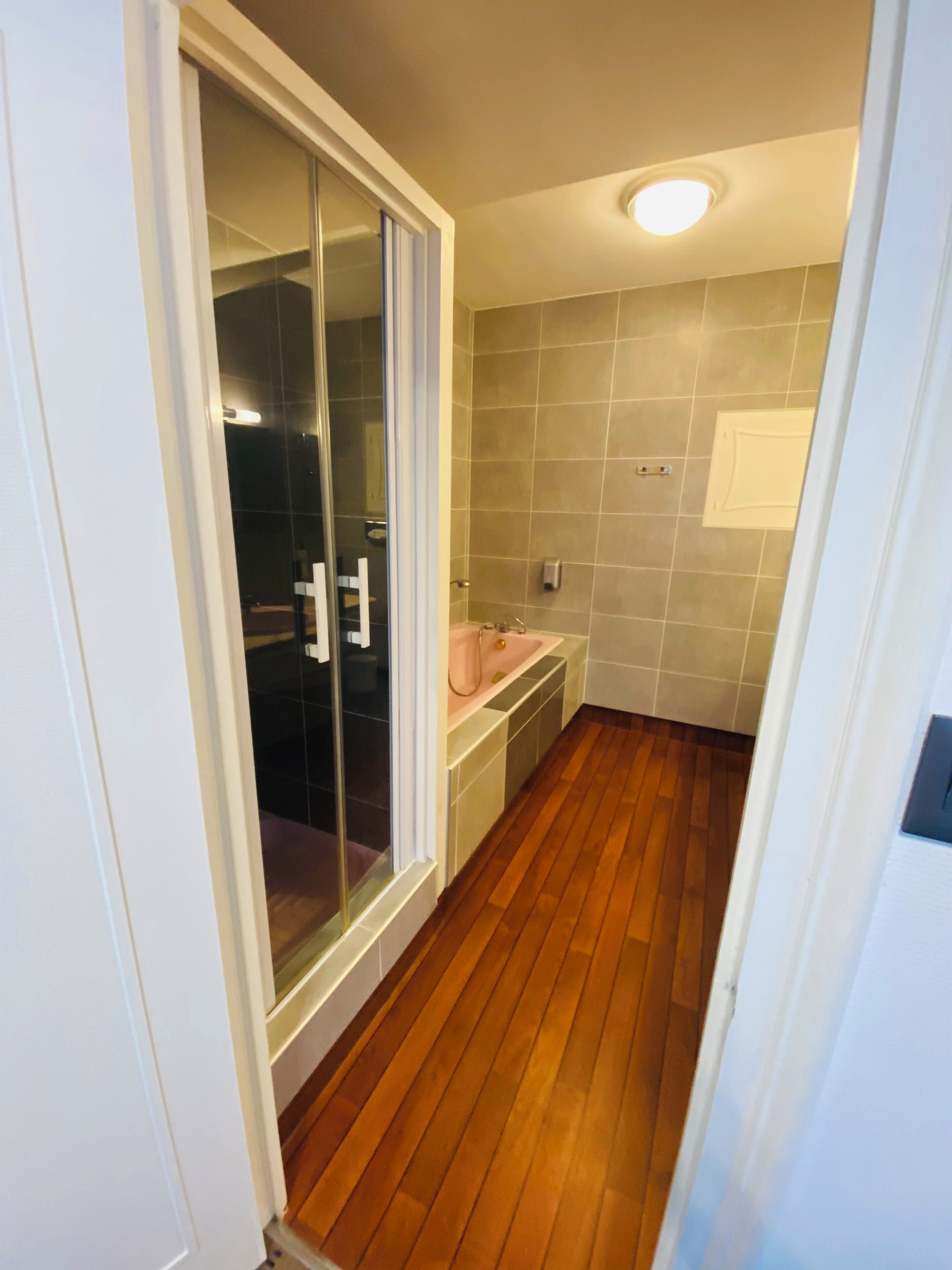 comfort quadruple room | bathroom | hair dryer, towels