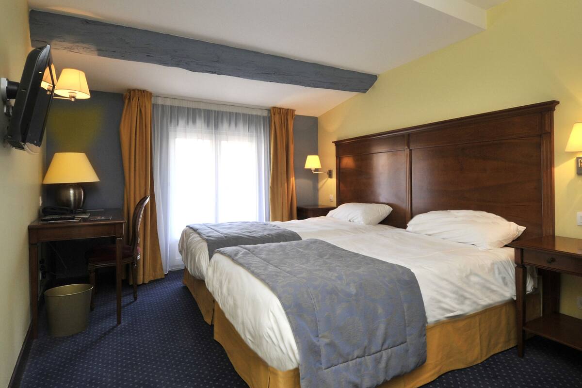 Ropa de cama de alta calidad y artículos del minibar gratis