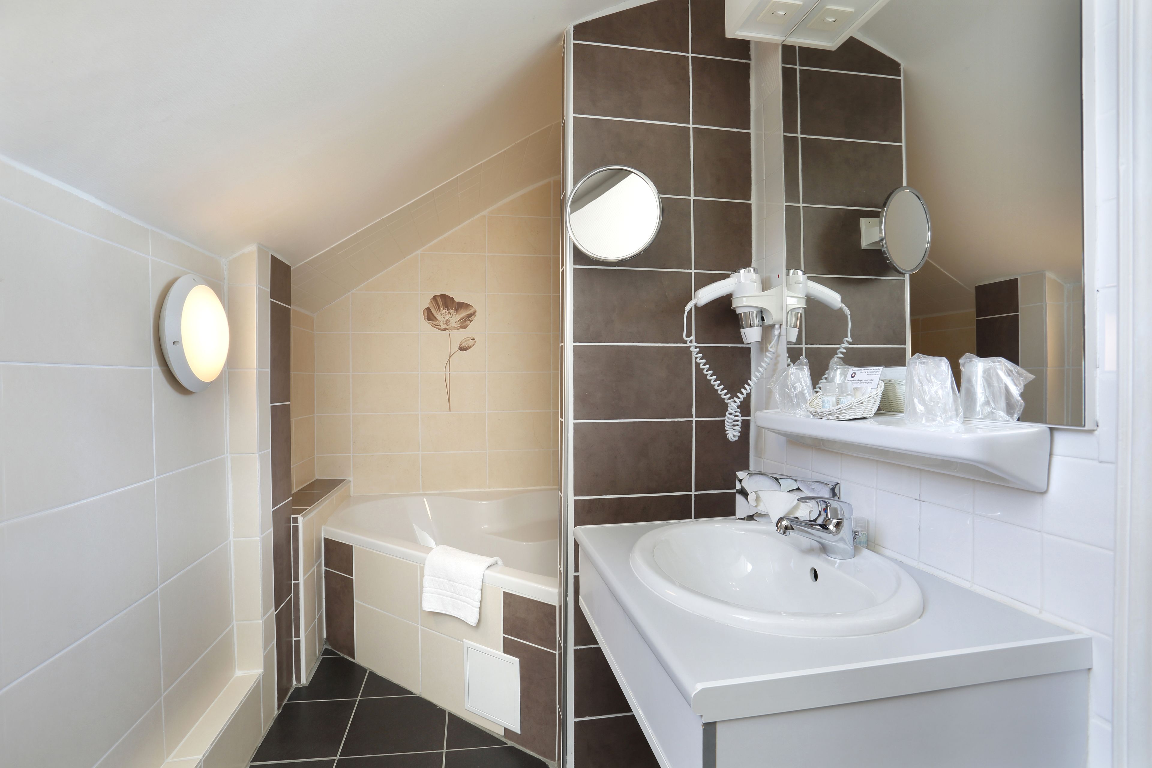 Foto - Hôtel Les Tilleuls, Bourges