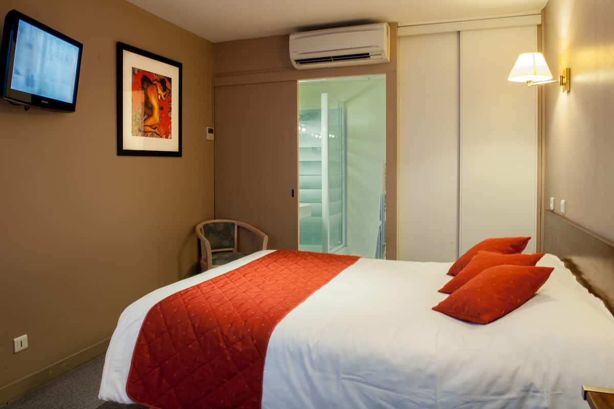 Standard Double Room | Desk, soundproofing, free cribs/infant beds, free WiFi