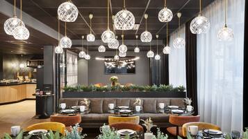 Daily buffet breakfast (EUR 15.90 per person)