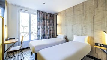 Chambre avec lits jumeaux | Literie de qualité supérieure, coffres-forts dans les chambres