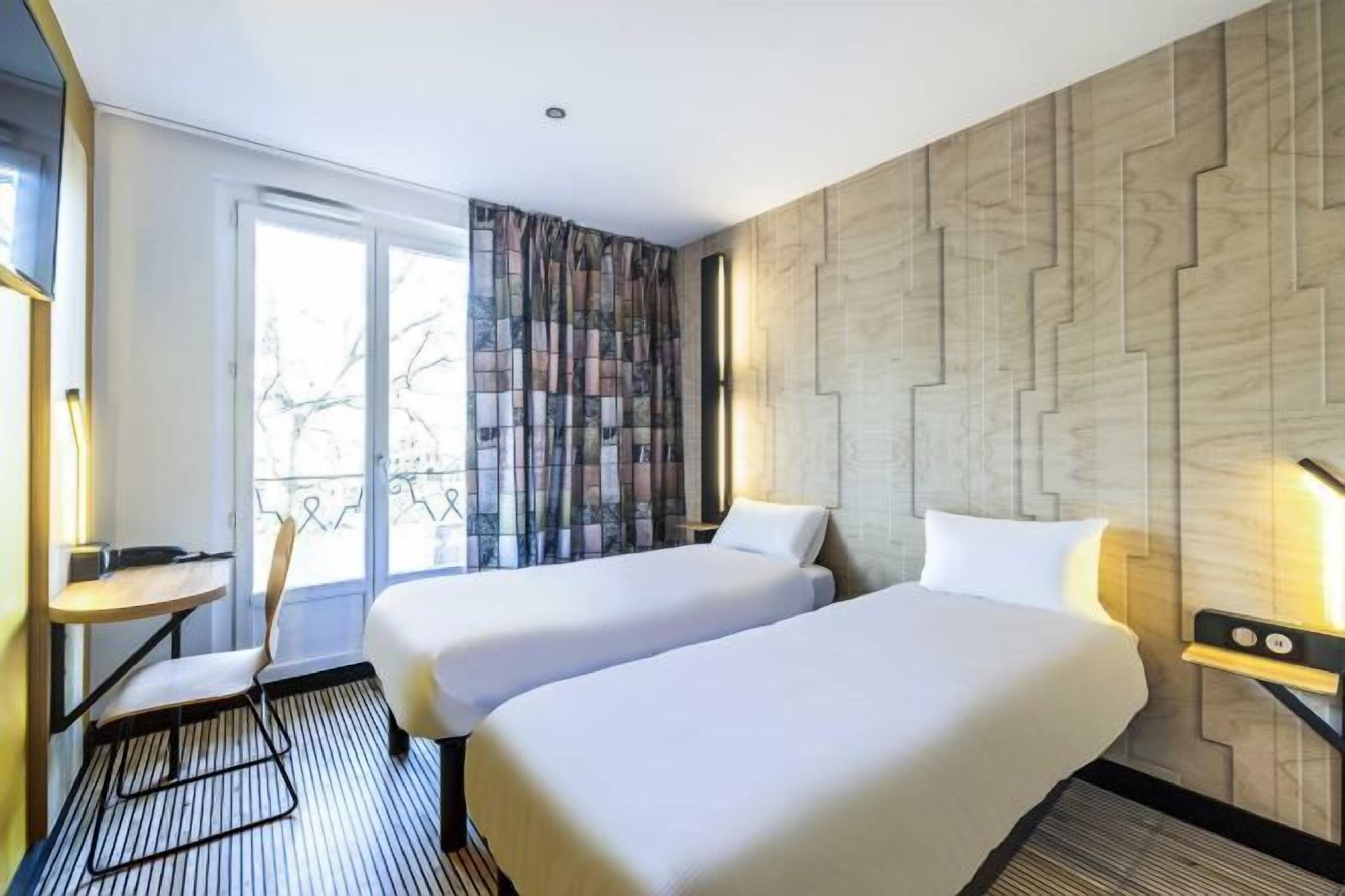 Premium bedding, in-room safe, individually decorated