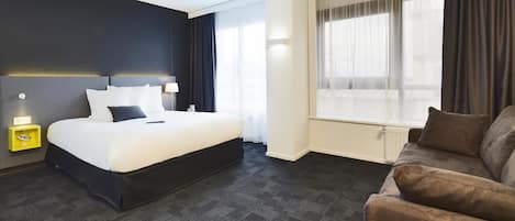 Standard Room, 1 Katil Kelamin (Double) dengan Katil Sofa | Meja, kalis bunyi, Wi-fi percuma, cadar katil