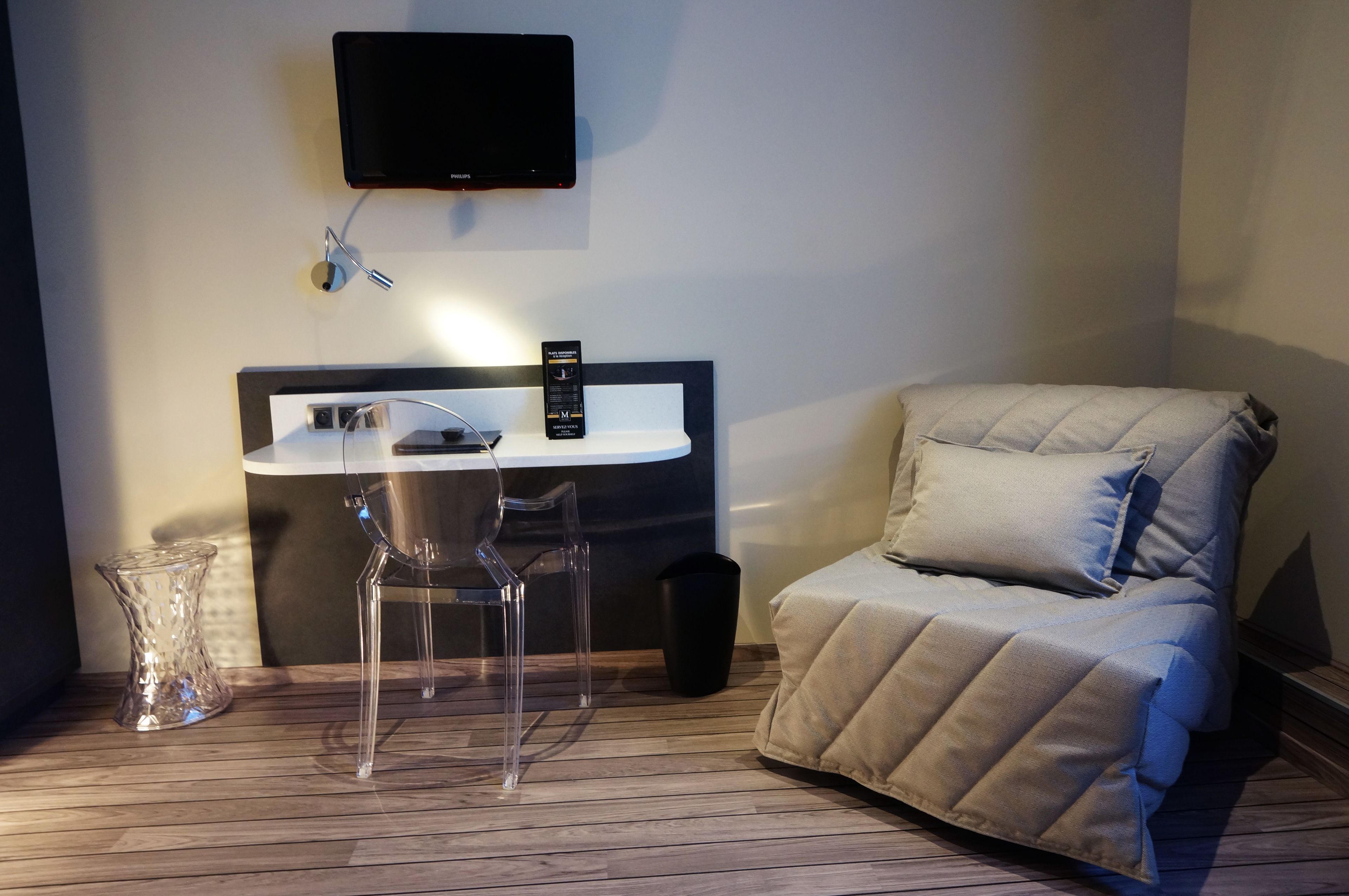 family room (3 pax) | living area