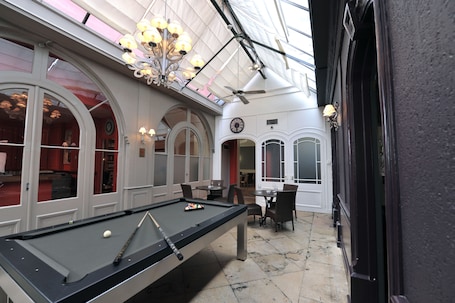 Billiards. Hôtel de Bourgogne