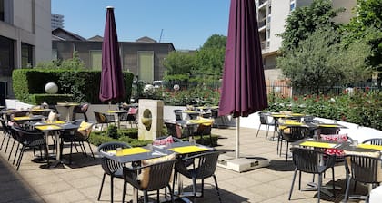 B&B HOTEL Paris 17 Batignolles