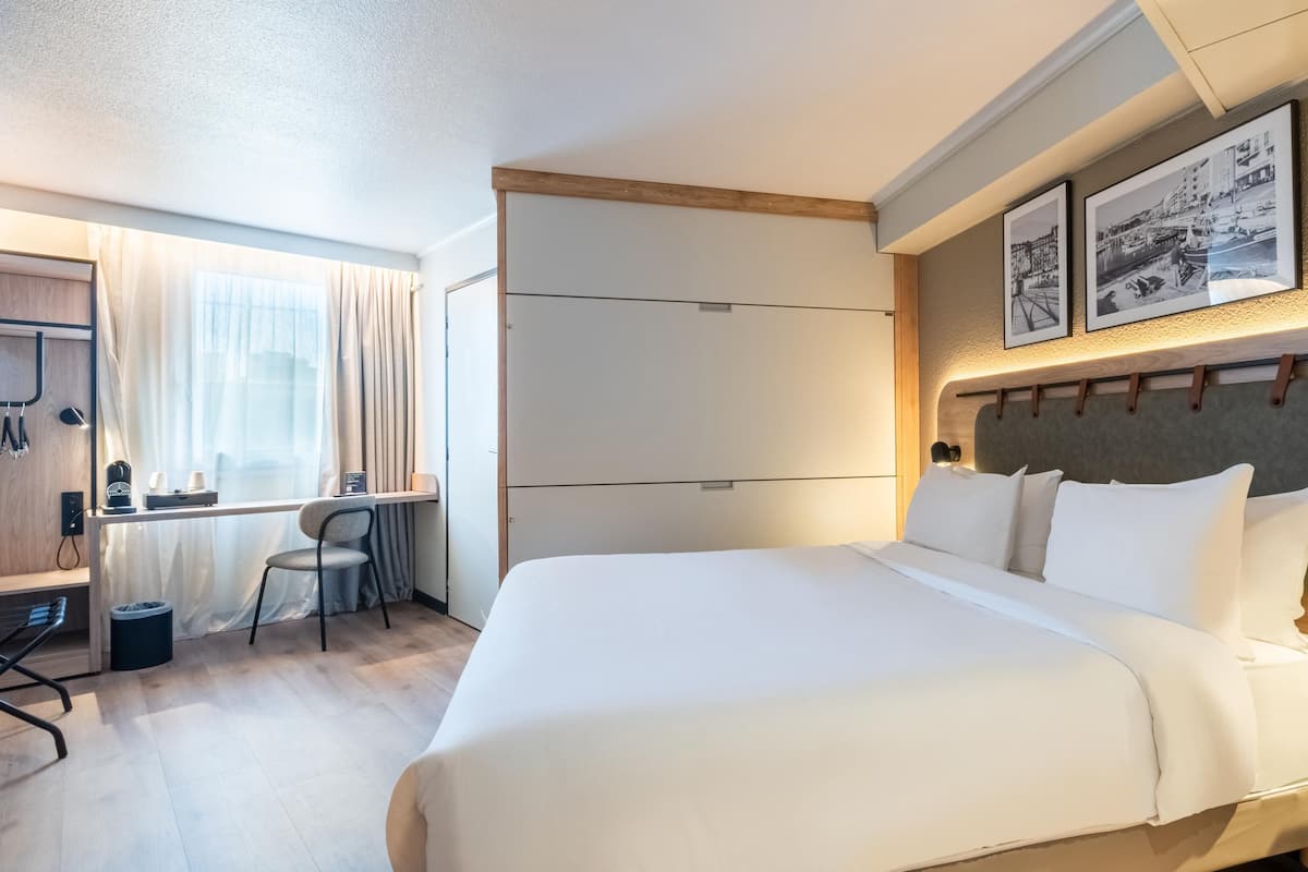 Camera Standard, letti multipli | 1 camera, biancheria da letto di alta qualità, una scrivania