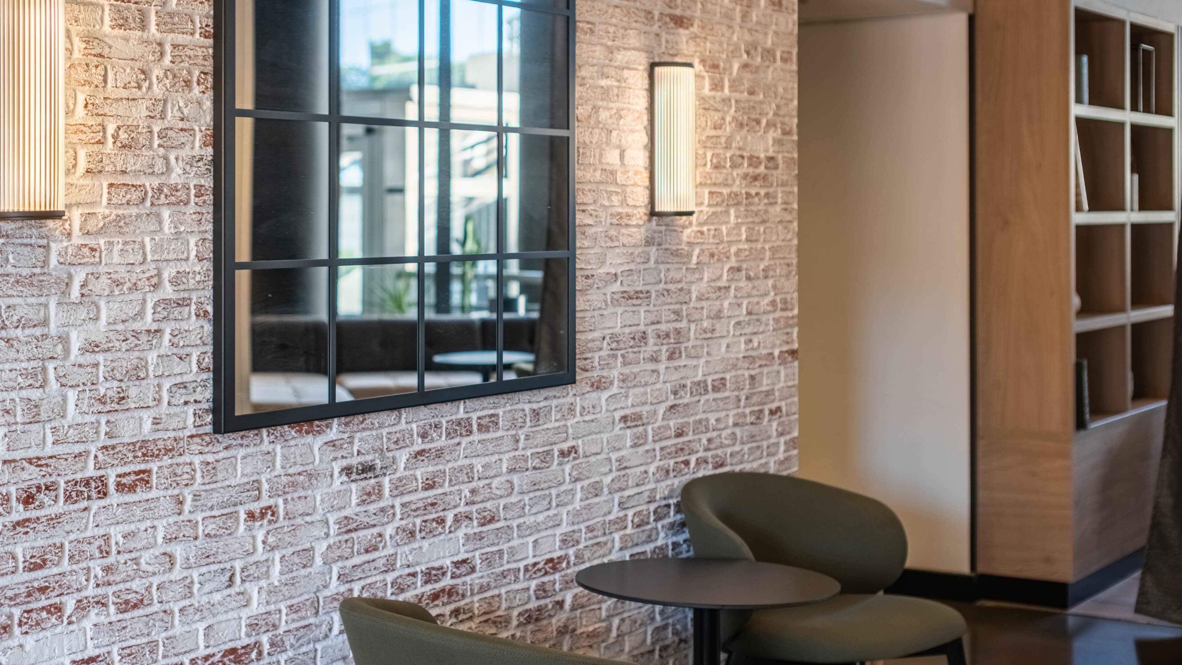 منصة إجراءات تسجيل الوصول/المغادرة