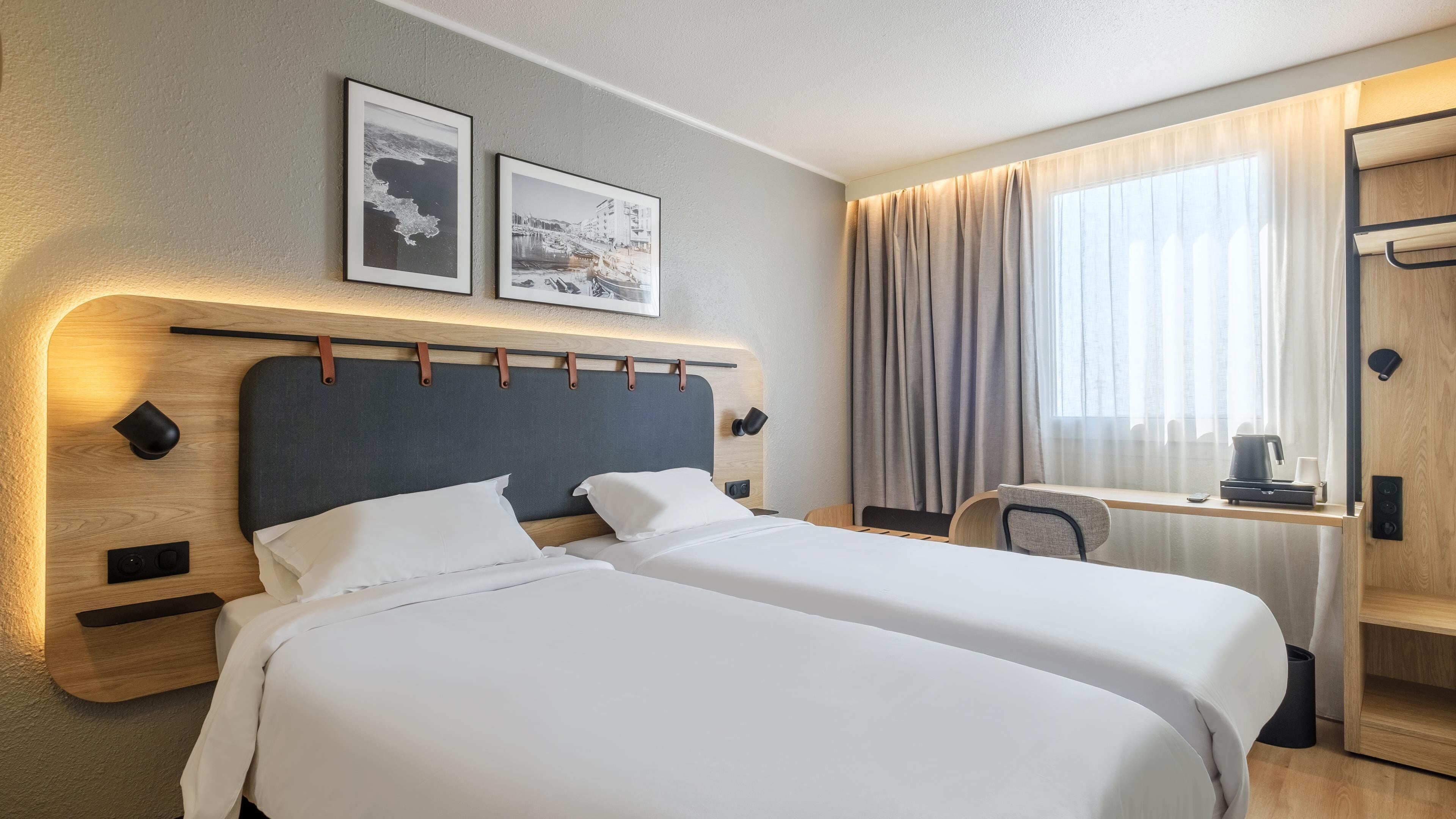 1 bedroom, premium bedding, desk, laptop workspace