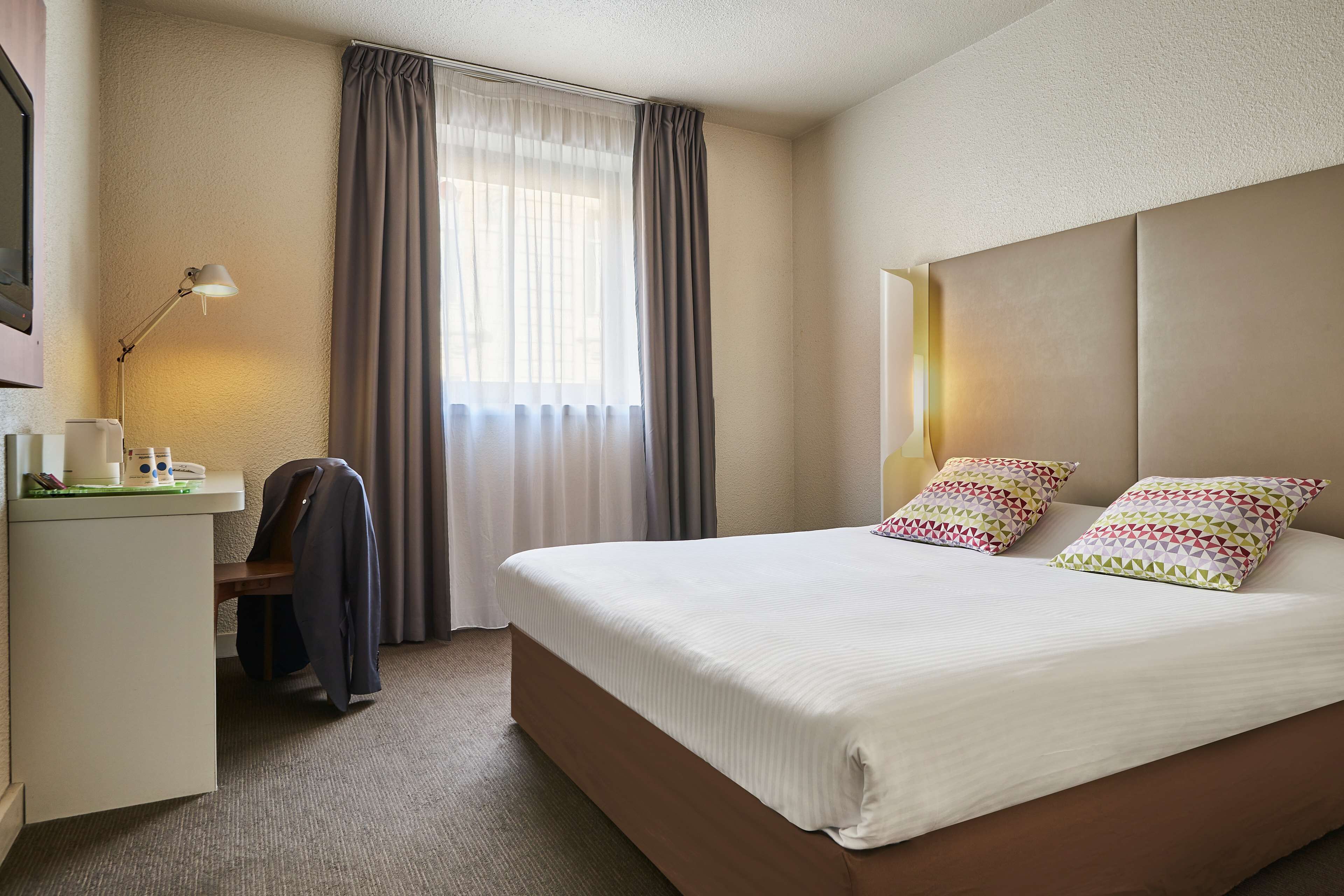 Standaard kamer, 1 tweepersoonsbed | Luxe beddengoed, een bureau, verduisterende gordijnen