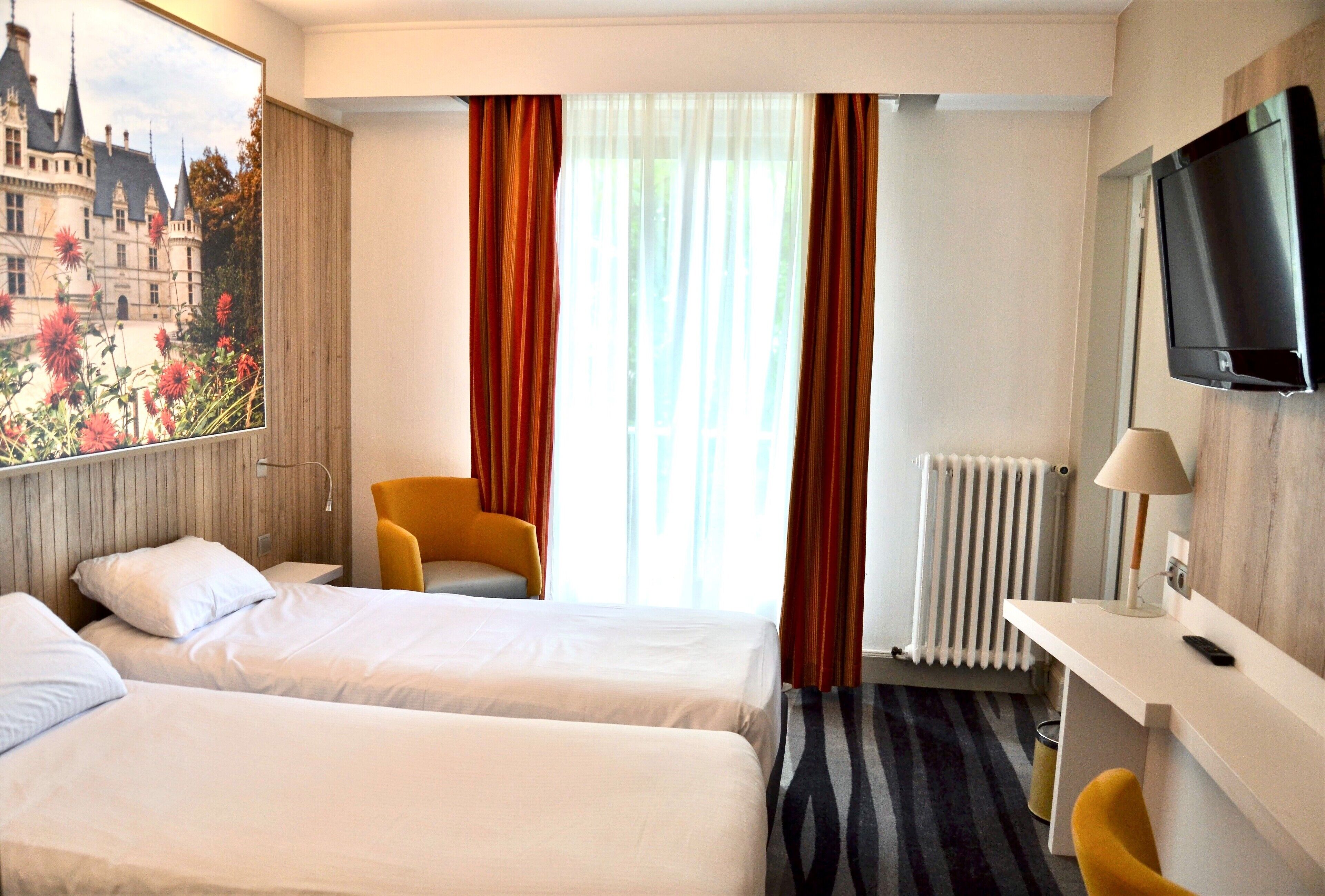 standard room, 2 single beds | premium bedding, in-room safe, desk, soundproofing