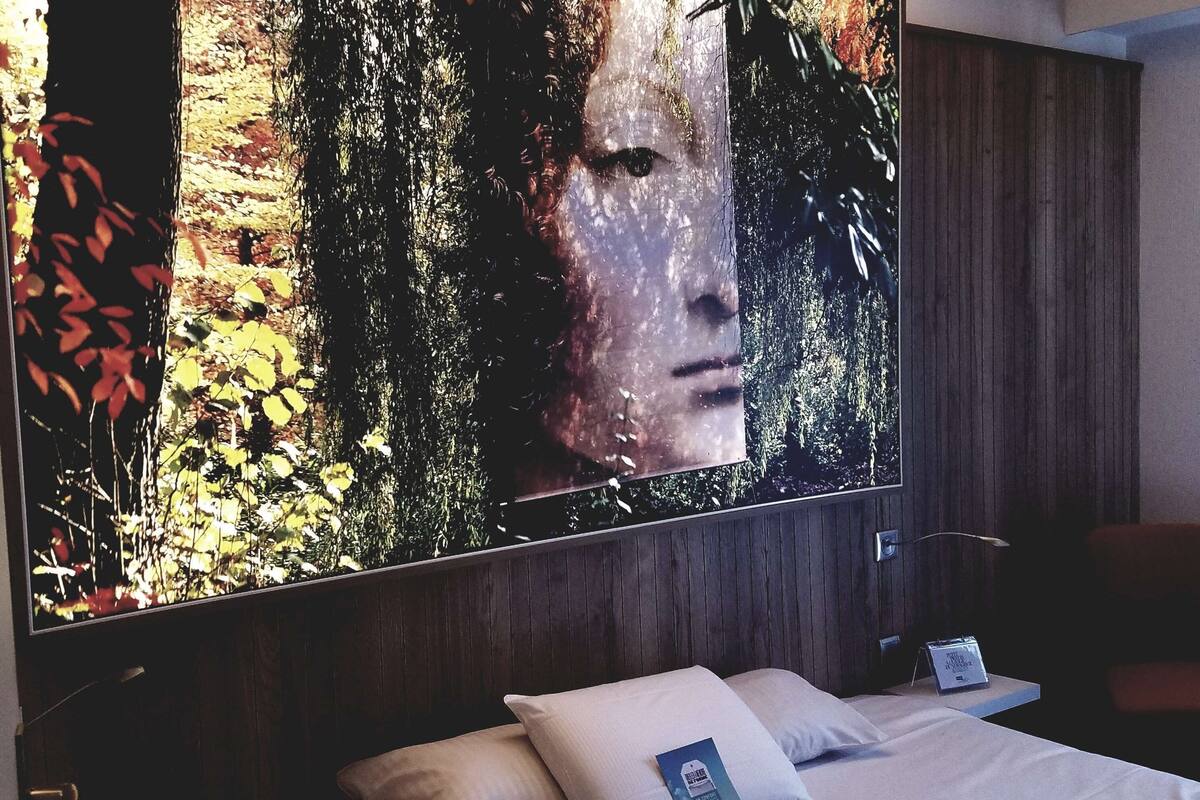 premium bedding, in-room safe, desk, soundproofing