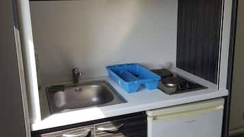 Coffee/tea maker, electric kettle, eco-friendly cleaning products