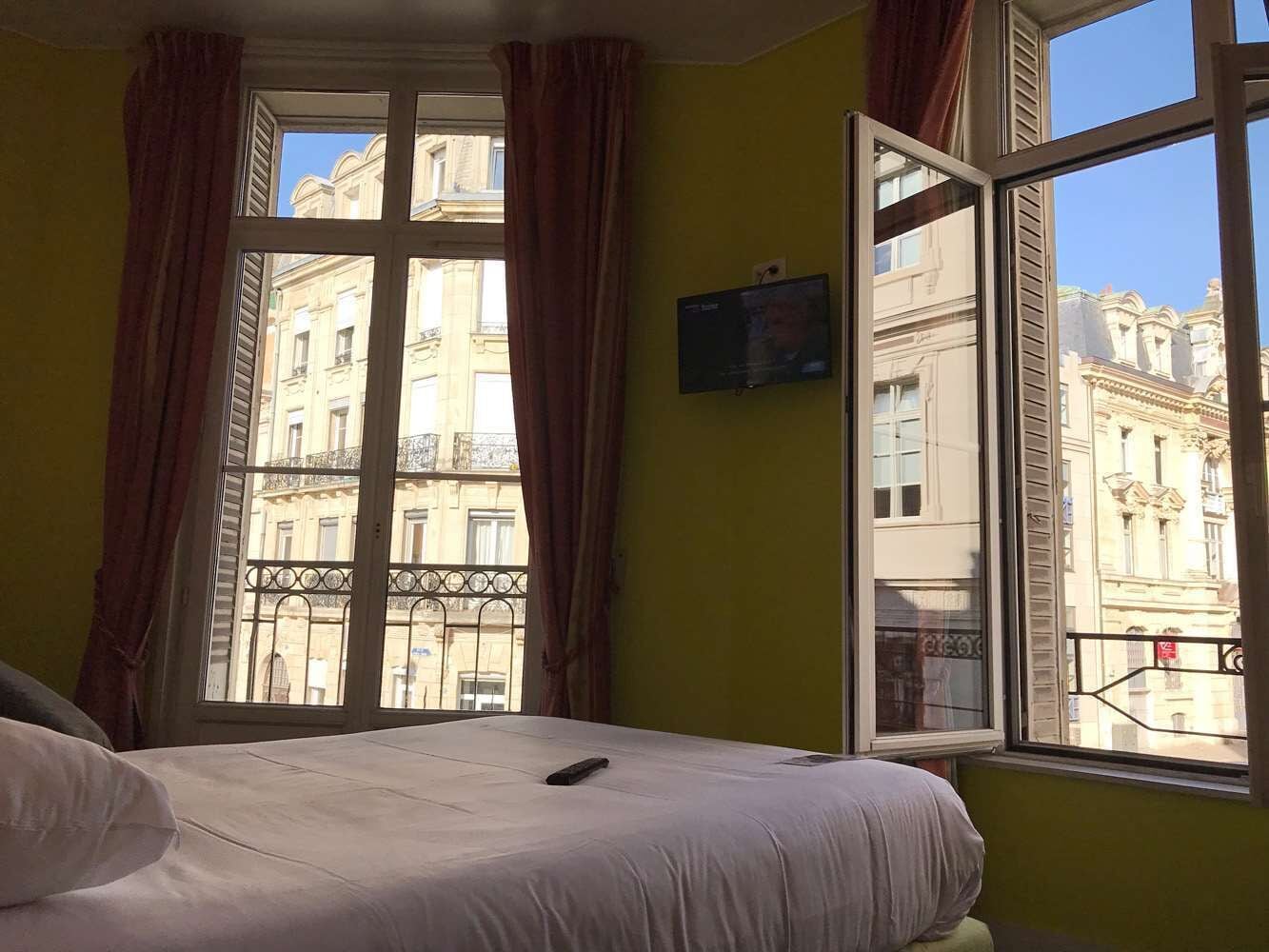 Quarto solteiro standard, 1 cama de solteiro | Edredons de pluma, camas com colchões de espuma com sistema de memória