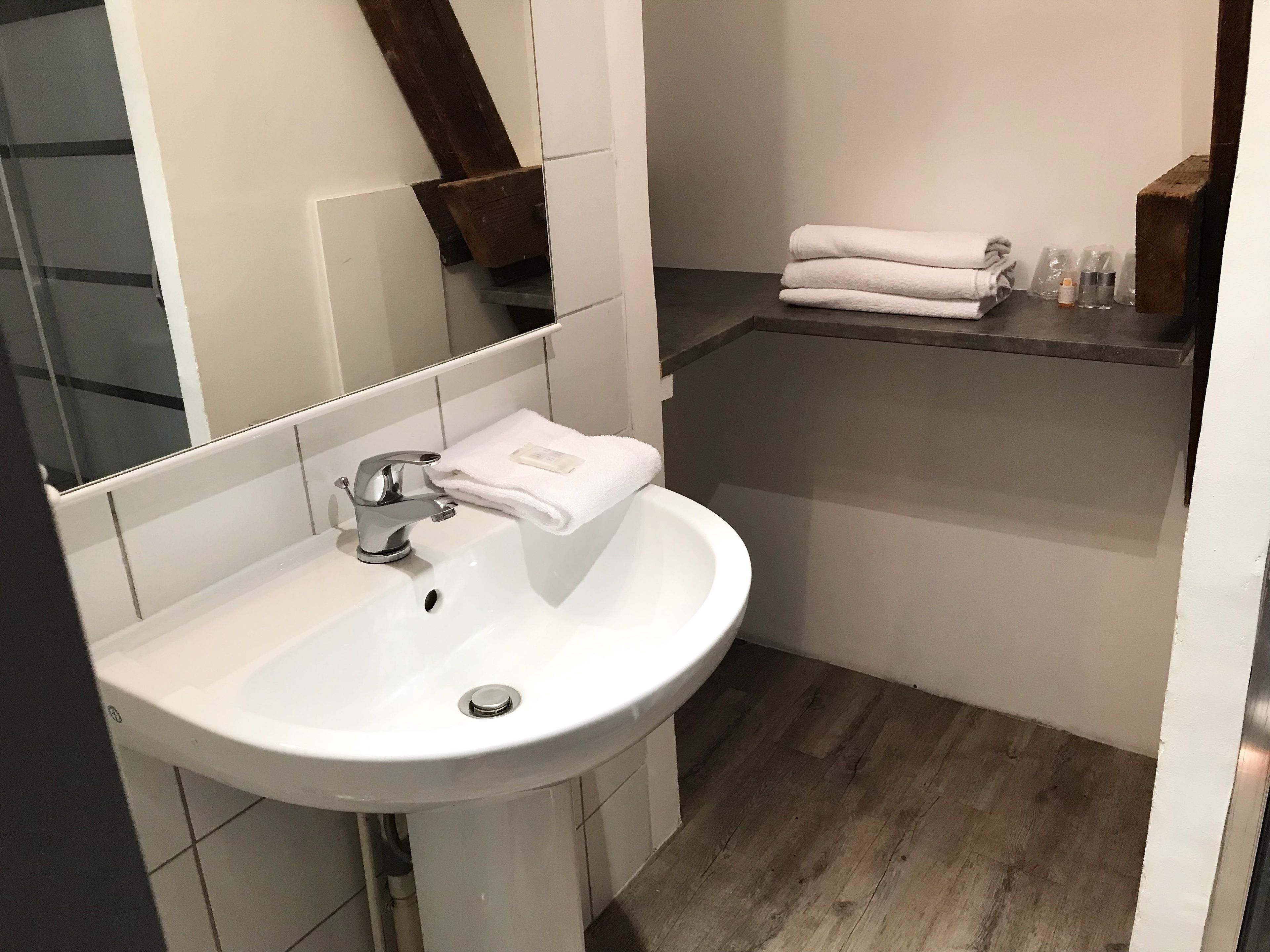 Foto - Brit Hotel Aux Sacres Reims, Centre Historique