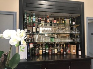 Bar (on property) - Hotel Reims aux Sacres (Reims)