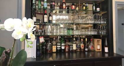 Brit Hotel Aux Sacres