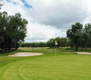Exterior - Relais de Margaux – Hôtel, Golf & Spa (Margaux-Cantenac)