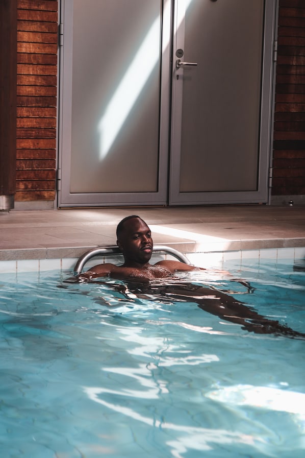 Sauna, steam room, body treatments, hydrotherapy, hot stone massages