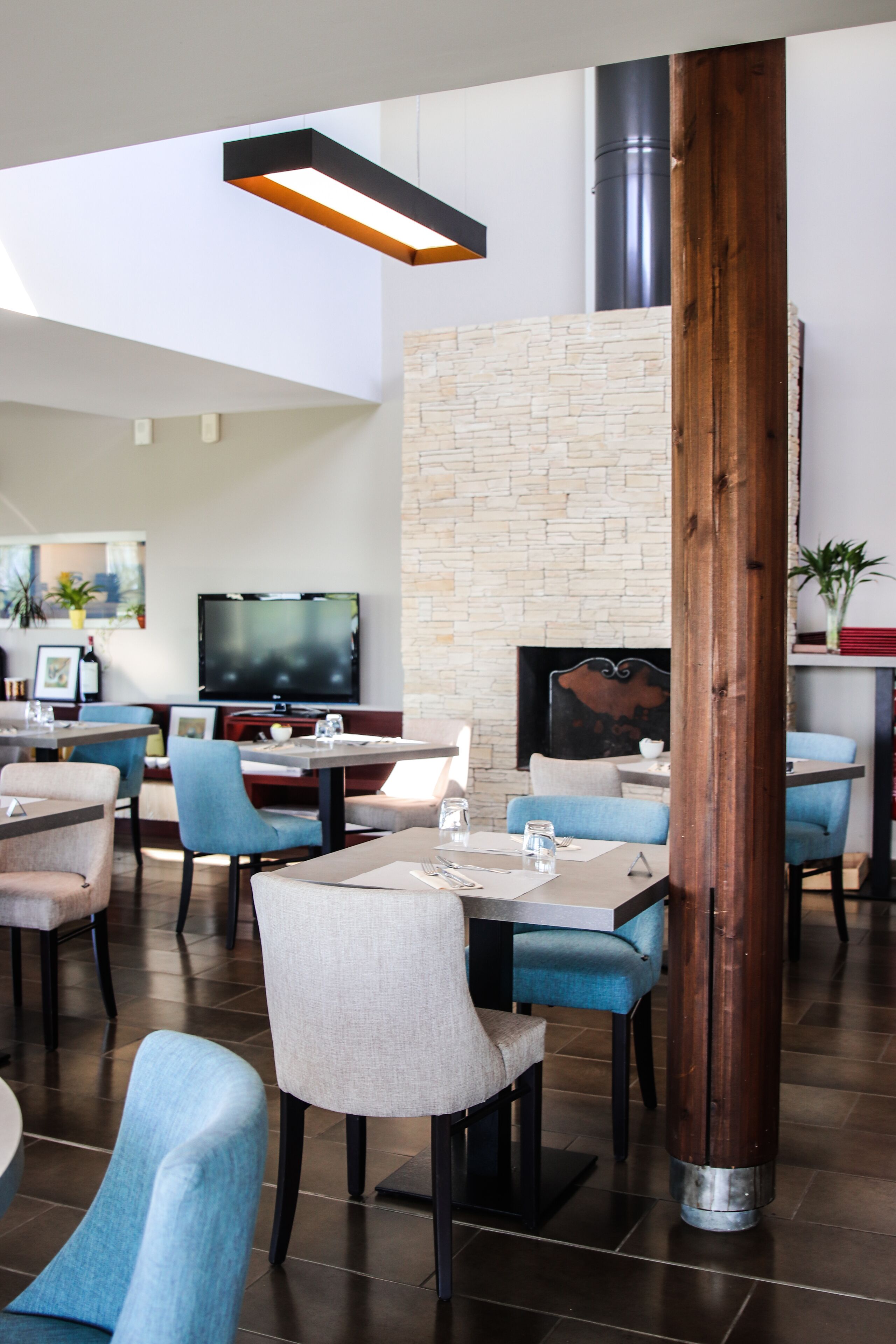 Se sirven desayunos y cocina francesa, con vista al campo de golf 