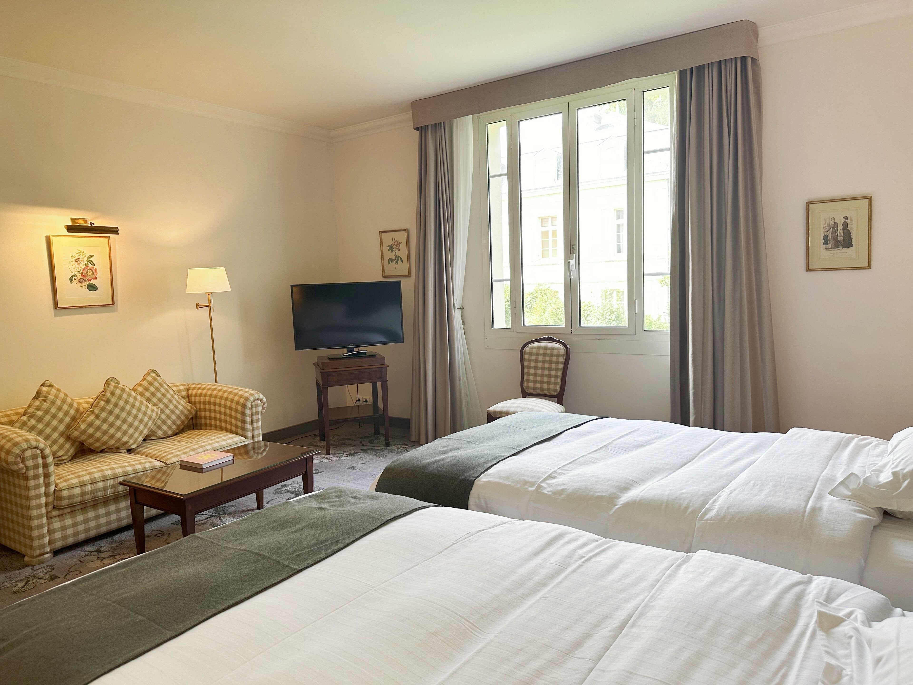 twin room | premium bedding, minibar, individually decorated, individually furnished
