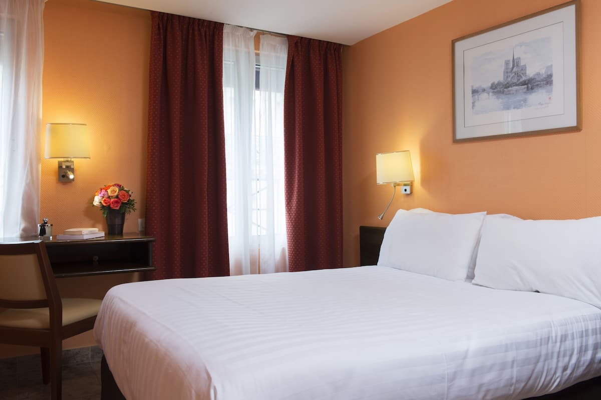 Premium bedding, in-room safe, iron/ironing board (on request)