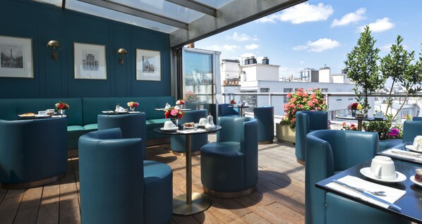 Kontinental frokost hver dag (EUR 12 per person)