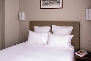 스탠다드 더블룸 | 각각 다르게 가구 비치, 암막 커튼, 무료 WiFi, 침대 시트