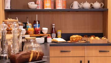 Daily buffet breakfast for a fee