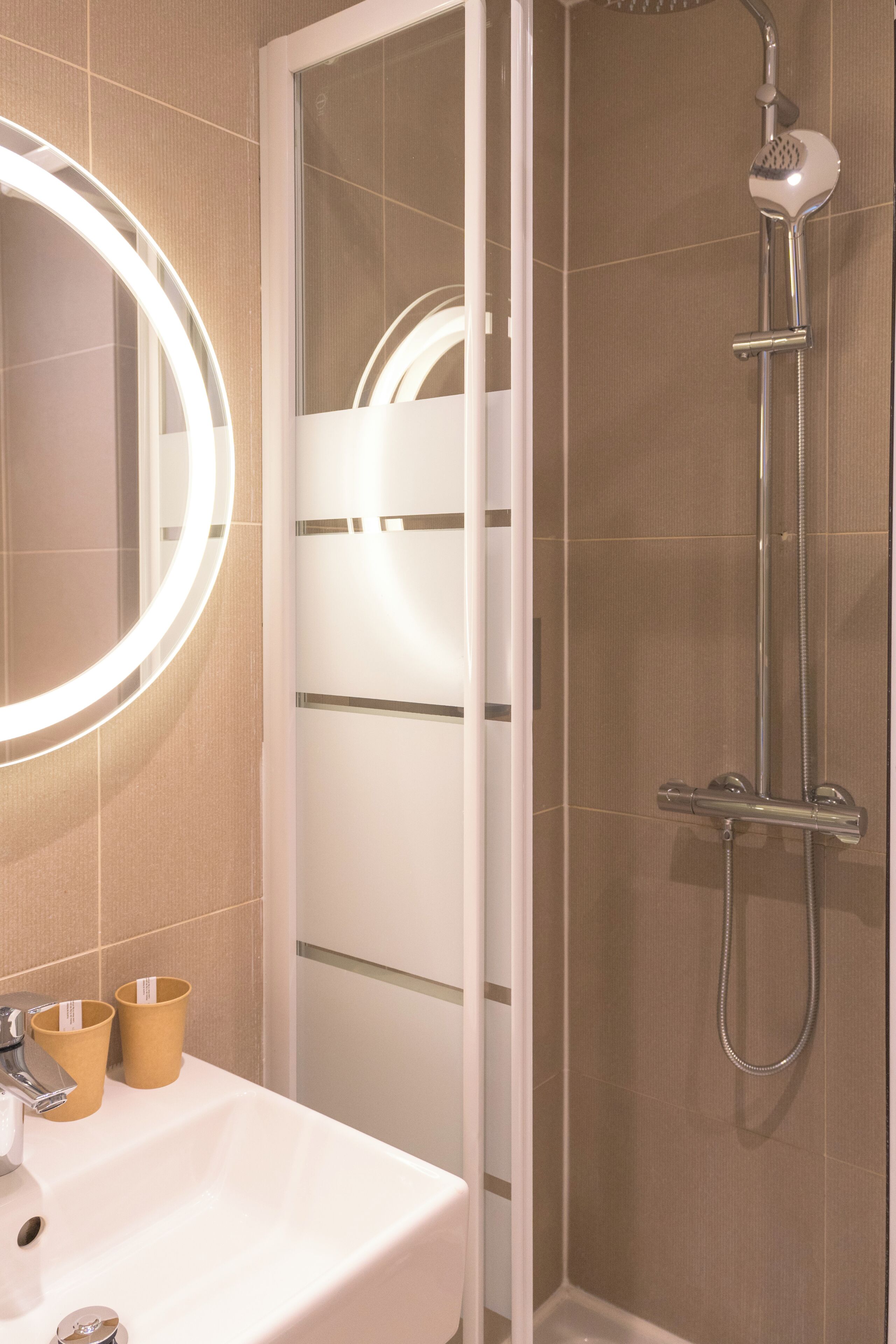 Superior Double Room | Bathroom | Hair dryer, towels, soap, shampoo