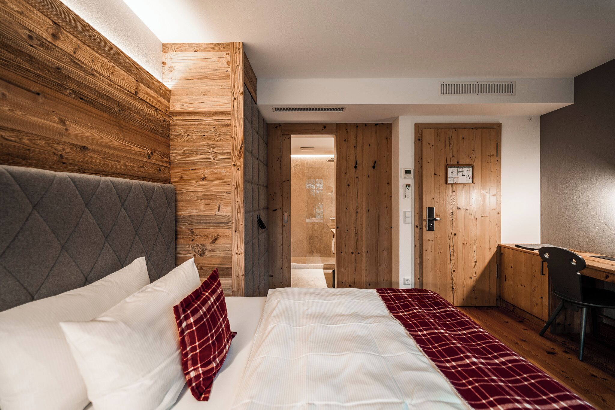 Premium bedding, free minibar, in-room safe, desk