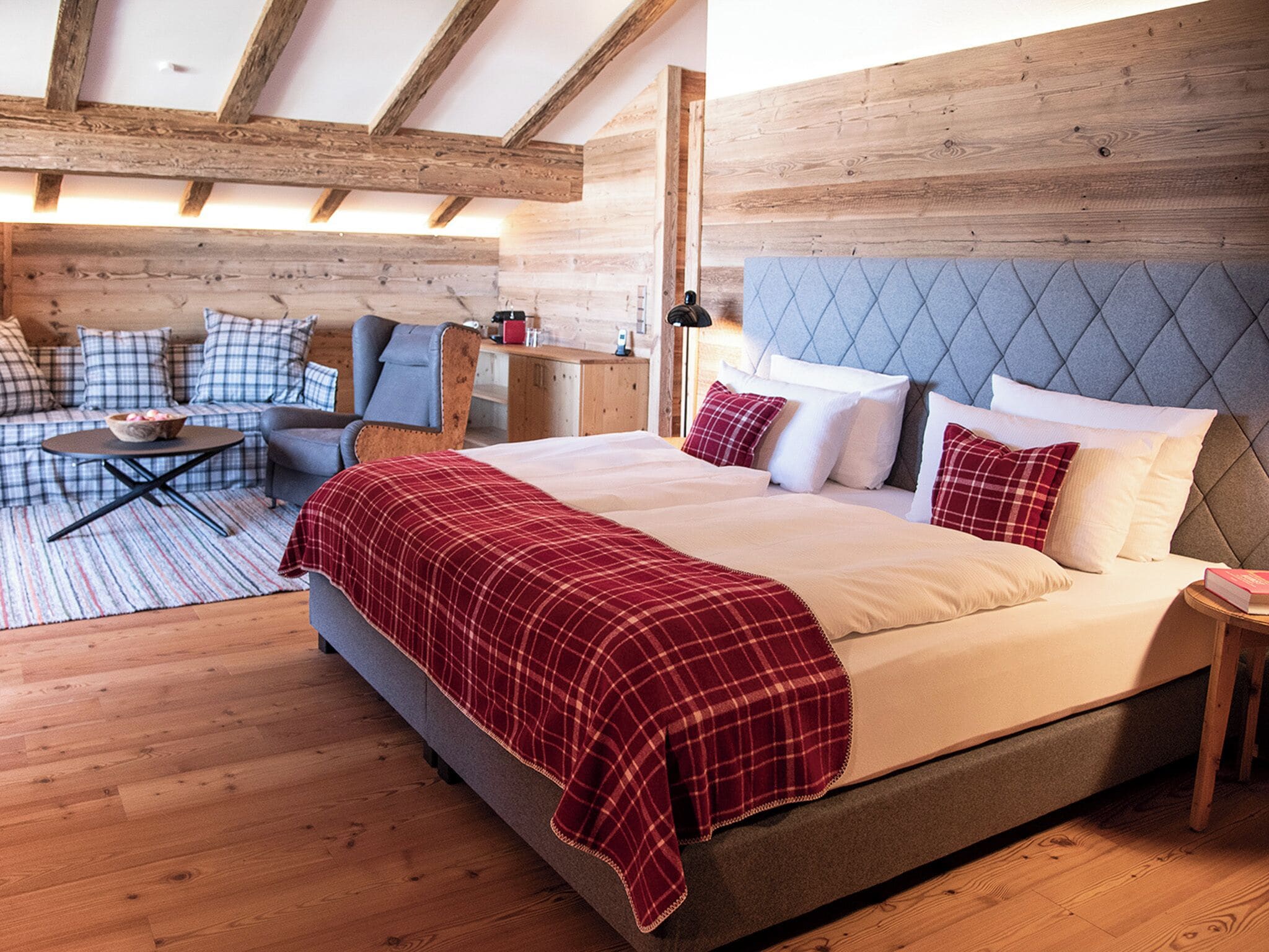 Junior-Suite (Max) | Hochwertige Bettwaren, kostenlose Minibar, Zimmersafe, Schreibtisch