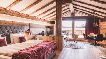 Suite (Kampenwand) | Hochwertige Bettwaren, kostenlose Minibar, Zimmersafe, Schreibtisch