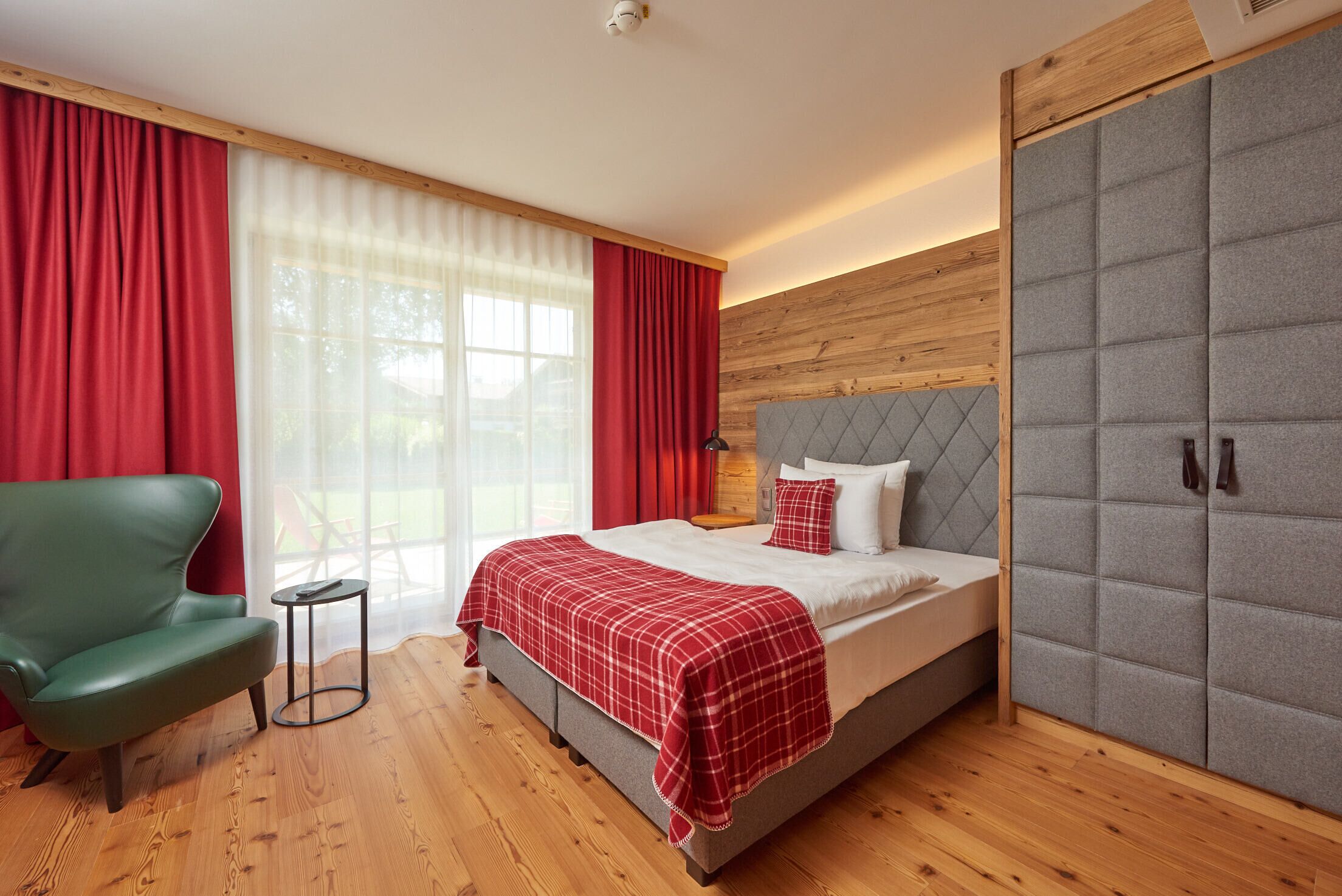 Ropa de cama de alta calidad y minibar con artículos gratuitos 