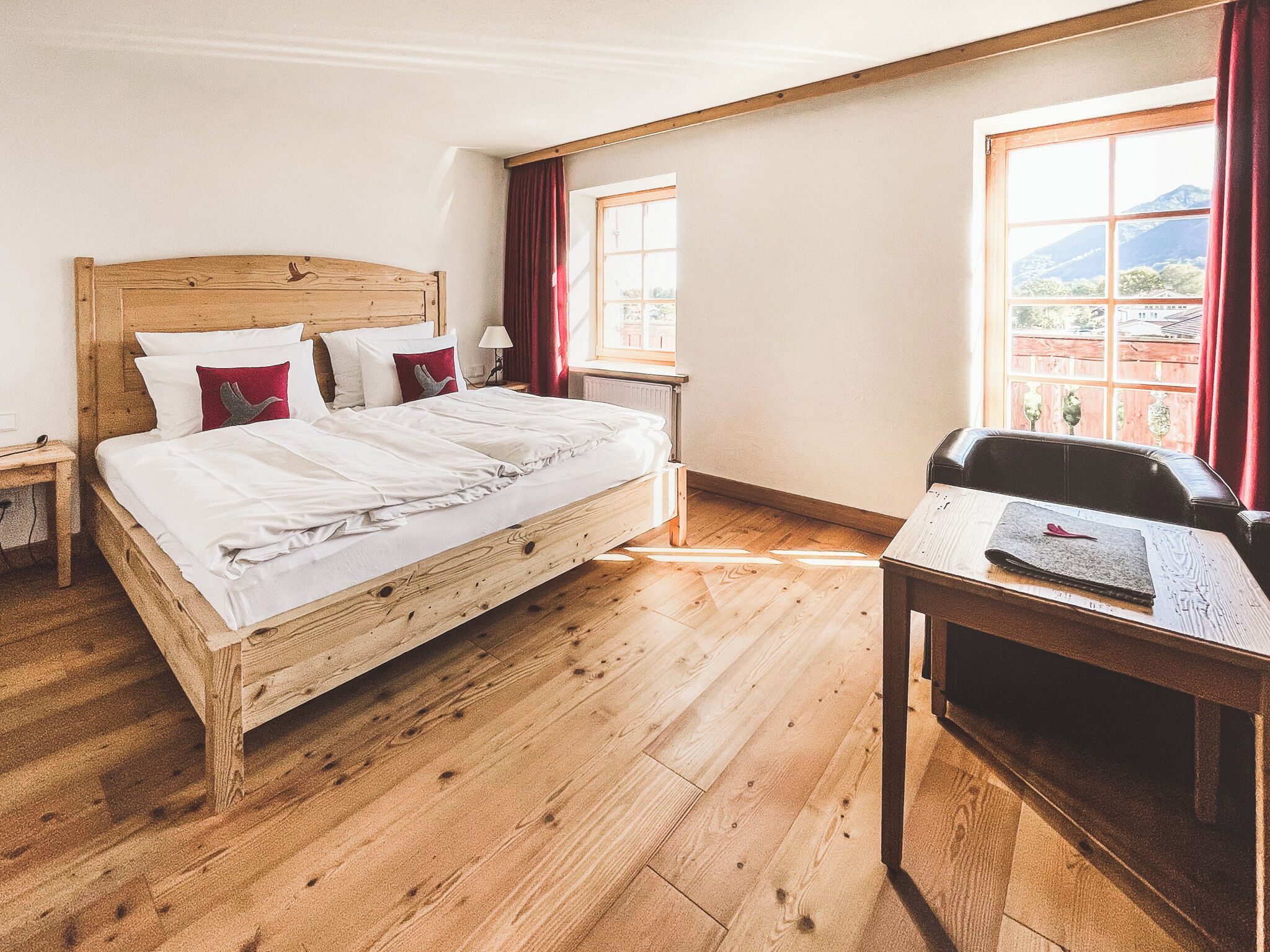 Comfort-Doppelzimmer (Hof) | Hochwertige Bettwaren, kostenlose Minibar, Zimmersafe, Schreibtisch