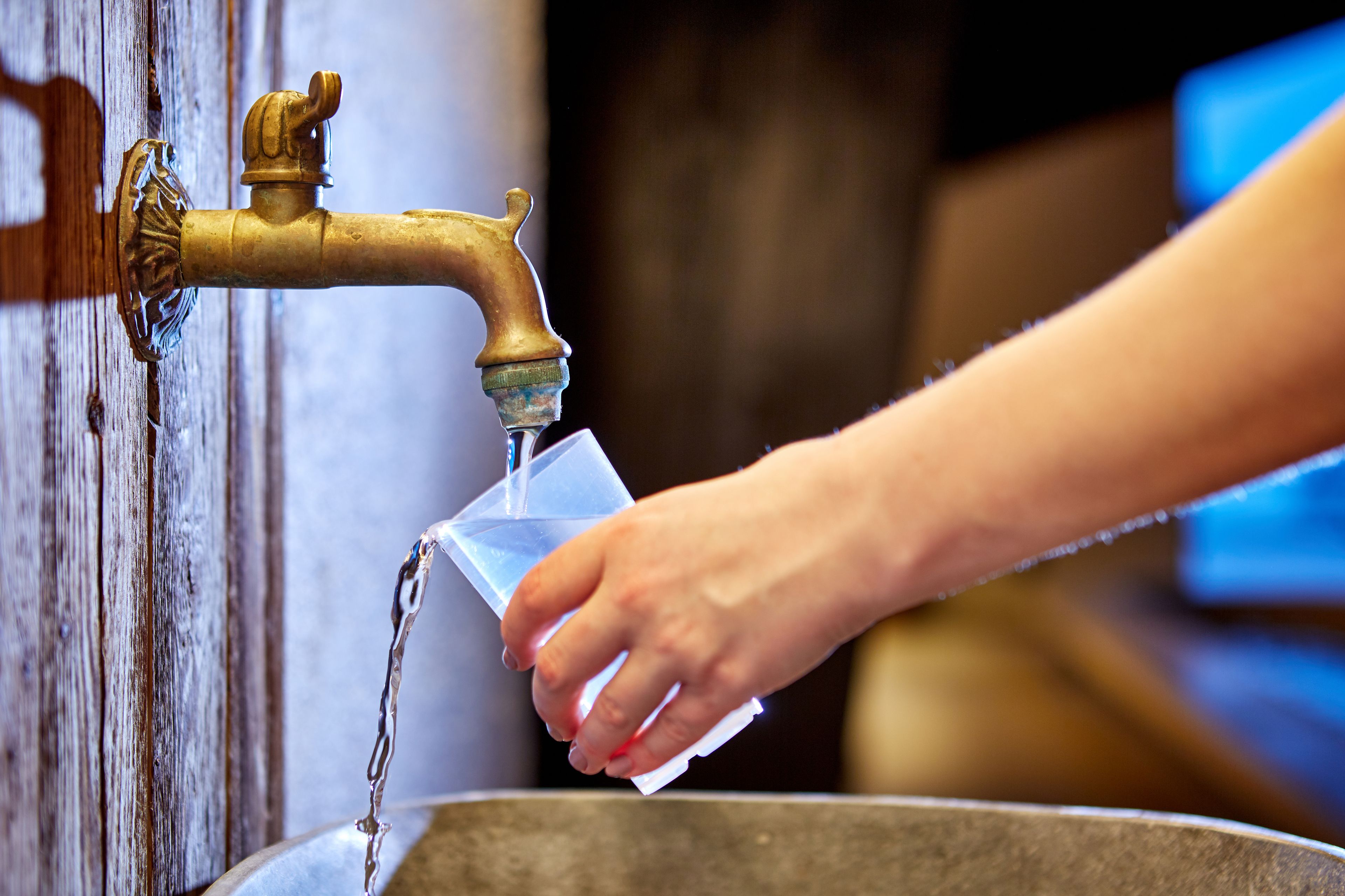 indoor pool, open 7:00 am to 10:00 pm, pool loungers