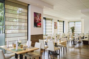 Frokostbuffé hver dag (mot et tillegg)